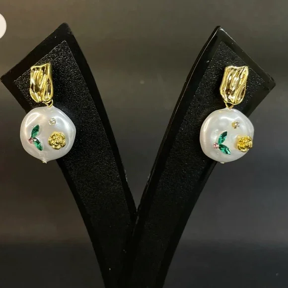 S925 Sterling Silver, Gold Plated, Baroque Flower Garden Pearl Earrings. New. - Picture 4 of 8
